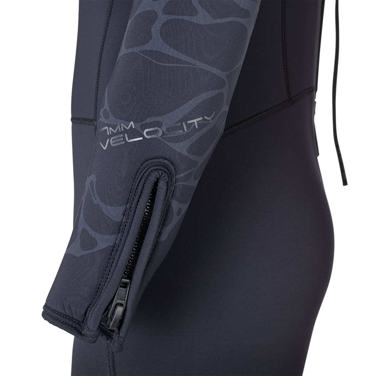 002182BLK_7mm Velocity Ultra 2.0 Full_Black_Details_Wrist Zipper 2_web 7mm Velocity Ultra 2.0 Black Sleeve Detail Product Image